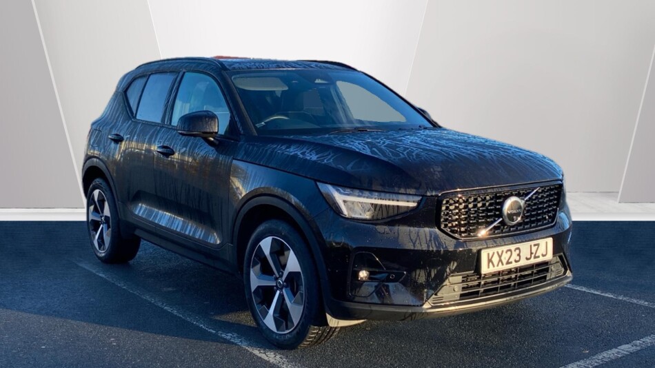 Volvo XC40 2.0 B4P Ultimate Dark 5dr Auto Petrol Estate